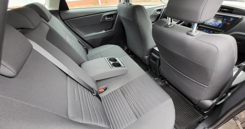Toyota Auris cena 62700 przebieg: 89000, rok produkcji 2018 z Boguchwała małe 232
